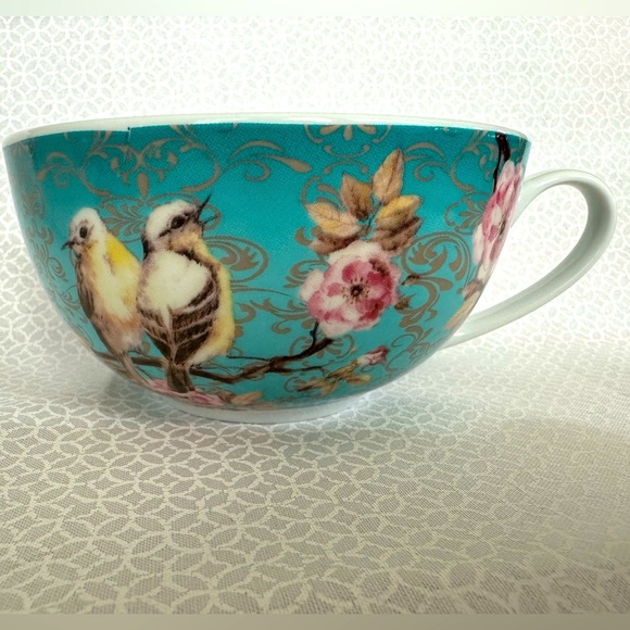 Personal tea pot with cup and saucer - Picture 10 of 11